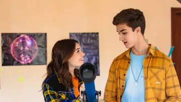 Backdrop to the movie "Morando com o Crush" #1090852