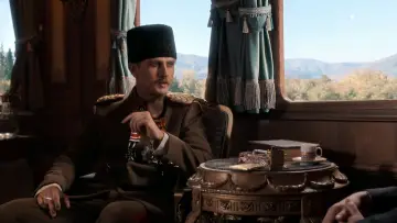 Backdrop to the movie "Atatürk 1881 - 1919" #1082782