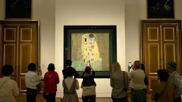 Backdrop to the movie "Klimt & The Kiss" #984925