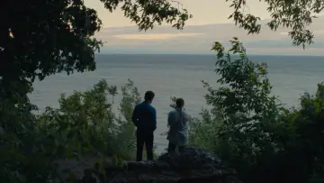 Backdrop to the movie "Shook" #660756