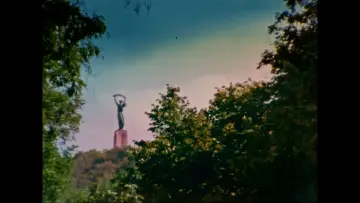 Backdrop to the movie "Pelikan Blue" #1055450