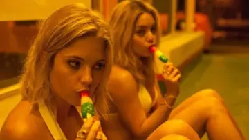 Backdrop to the movie "Spring Breakers" #868334