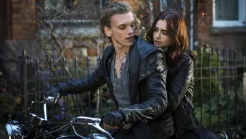 Backdrop to the movie "The Mortal Instruments: City of Bones" #284676