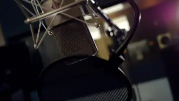 Backdrop to the movie "I Know That Voice" #1062775