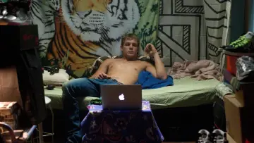 Backdrop to the movie "Disconnect" #973973