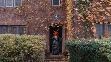 Backdrop to the movie "Realm of Satan" #197980