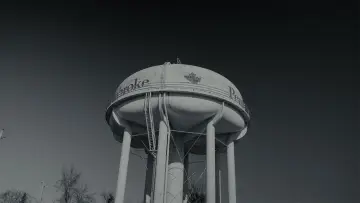 Backdrop to the movie "HockeyTown Hoedown" #195582