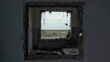 Backdrop to the movie "Object 817" #984438