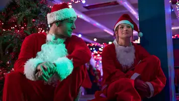 Backdrop to the movie "Jingle Bell Heist" #599287