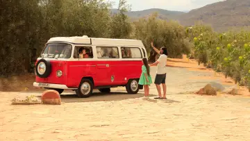 Backdrop to the movie "Travelling Past" #1636633