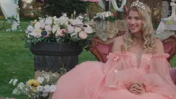 Backdrop to the movie "Princess for a Day" #932310
