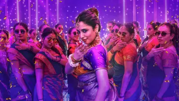 Backdrop to the movie "Nilavuku En Mel Ennadi Kobam" #1567564