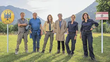 Backdrop to the movie "Hubert ohne Staller - Dem Himmel ganz nah" #984683