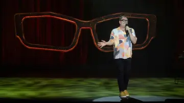 Backdrop to the movie "Alan Carr: Regional Trinket" #984723