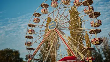 Backdrop to the movie "Spuk unterm Riesenrad" #757997