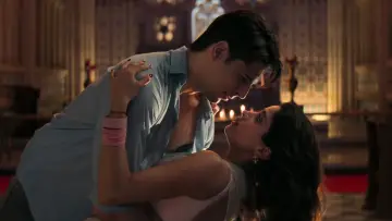 Backdrop to the movie "Param Sundari" #648856