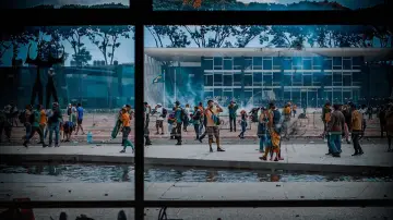 Backdrop to the movie "8/1 – A Democracia Resiste" #984411