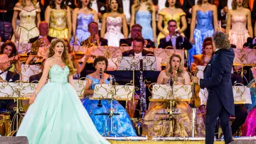 Backdrop to the movie "André Rieu - Power of Love" #983874