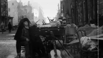 Backdrop to the movie "Leningrad. Stimmen einer belagerten Stadt" #984501