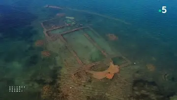 Backdrop to the movie "Iznik, les mystères de la basilique engloutie" #197466