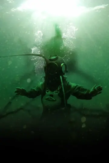 Poster to the movie "Fear Below" #1201662