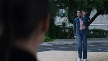 Backdrop to the movie "The Classmate" #1086199