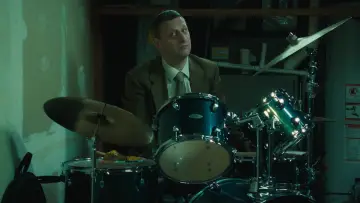 Backdrop to the movie "Friendship" #564321