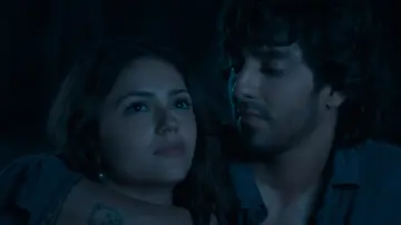 Backdrop to the movie "Saiyaara" #596669