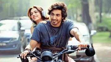 Backdrop to the movie "Saiyaara" #596674