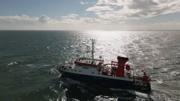 Backdrop to the movie "Sunken Warships in the North Sea - Danger on the Seabed" #350900