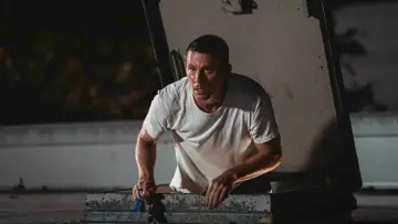 Backdrop to the movie "Roofman" #518115