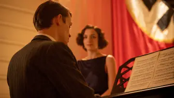 Backdrop to the movie "The Pianist