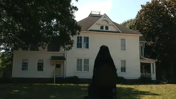 Backdrop to the movie "The Woman in the Yard" #612747