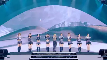 Backdrop to the movie "TWICE 5TH WORLD TOUR 
