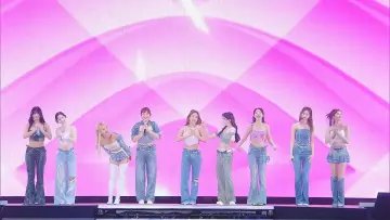 Backdrop to the movie "TWICE 5TH WORLD TOUR 