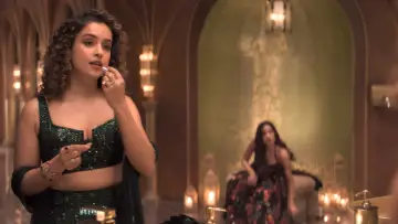 Backdrop to the movie "Sunny Sanskari Ki Tulsi Kumari" #596446