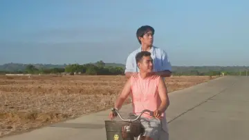 Backdrop to the movie "Kung Nag-aatubili" #439769