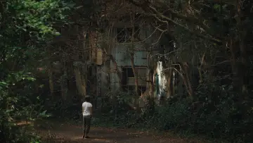 Backdrop to the movie "Okurimono" #1095561