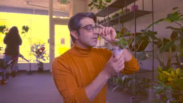 Backdrop to the movie "Plant Dad" #473797