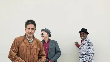 Backdrop to the movie "Record On: The Specials - A Message to You" #1074148