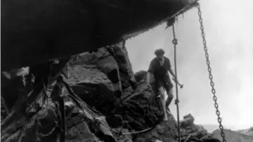 Backdrop to the movie "Sea Workers" #1157927