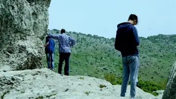 Backdrop to the movie "Meters Away" #1084425