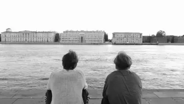 Backdrop to the movie "Выходной" #454803