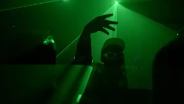 Backdrop to the movie "Rave" #1096613