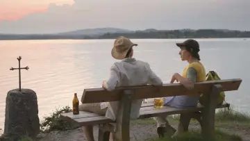Backdrop to the movie "Rich and Lovely" #1097950