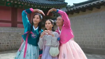 Backdrop to the movie "Love Unlike in K-Dramas" #738641