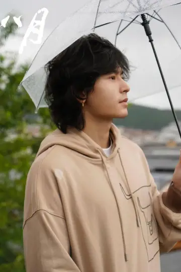 Poster to the movie "August" #1100444