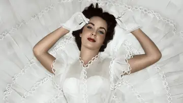 Backdrop to the movie "Elizabeth Taylor: The Lost Tapes" #1105432
