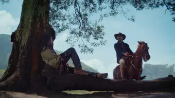Backdrop to the movie "Four Seasons in Java" #1211140