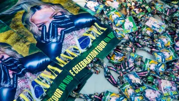 Backdrop to the movie "Madonna: The Celebration Tour in Rio" #1101227